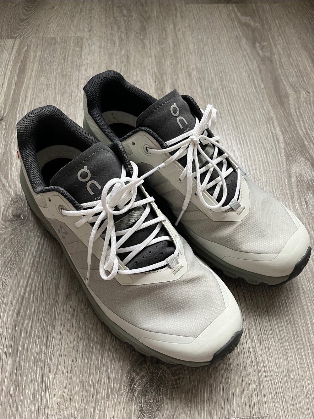 On Running Men's Trail Shoes in Grey and Black（41）